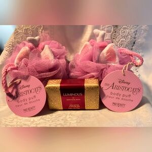 NWT DISNEY/ BATH&BODY WORKS Aristocats Body Puff Set - Luminous Bar